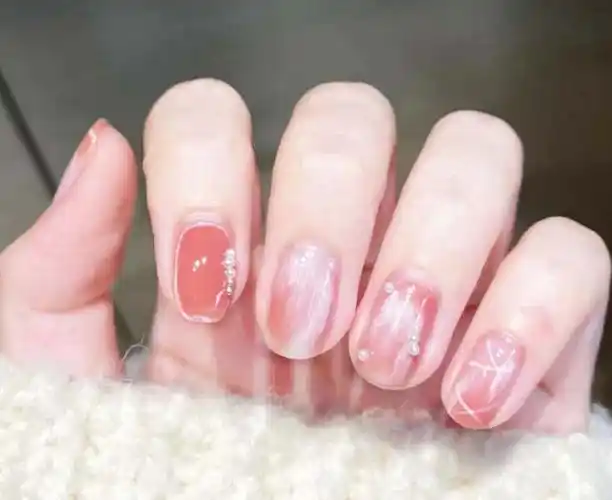 2021流行款式显白渐变美甲图