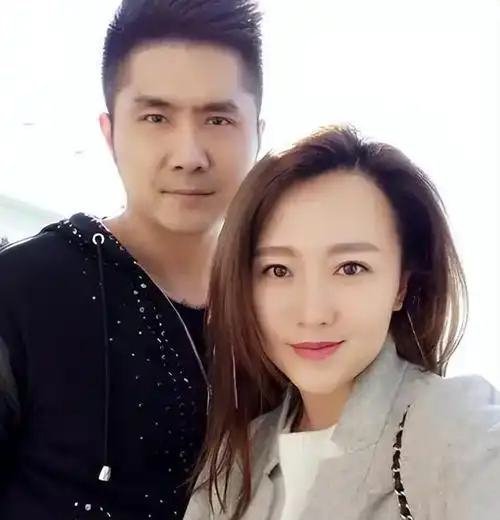 歌手潘阳个人资料 潘阳的丈夫石磊是干什么的 - 歌词译