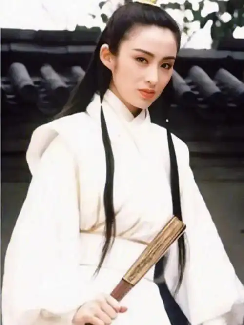 55岁张敏近照曝光,与年轻时容貌大不一样,变成网红少女脸太神奇