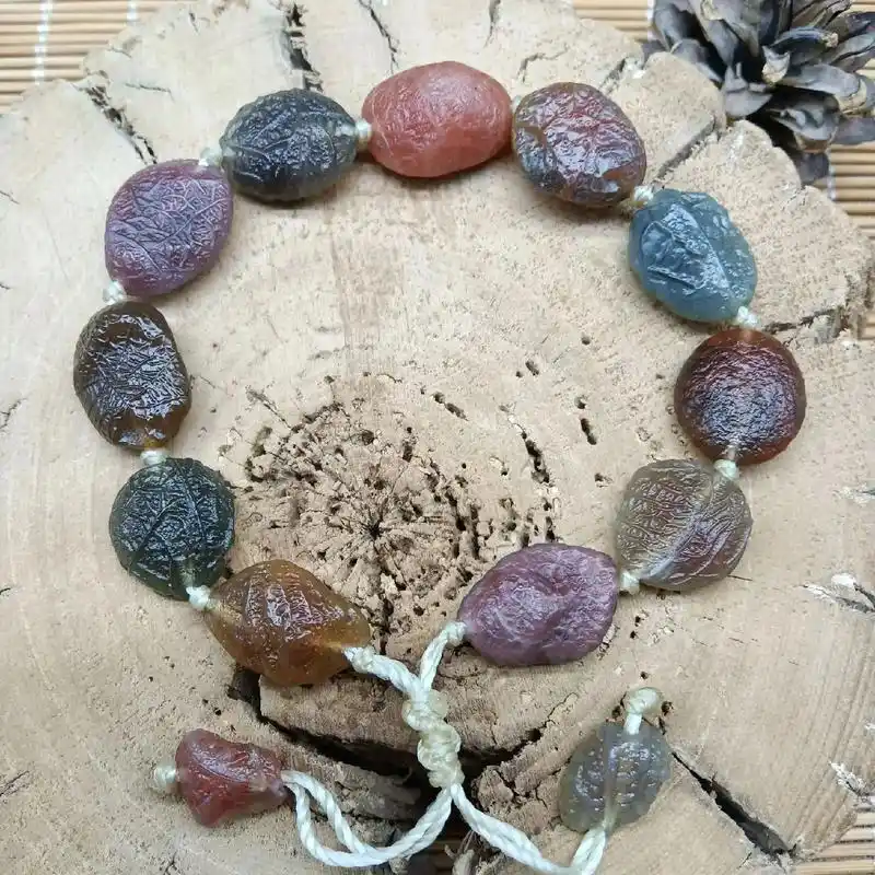 新疆巴楚黑山原石玛瑙.