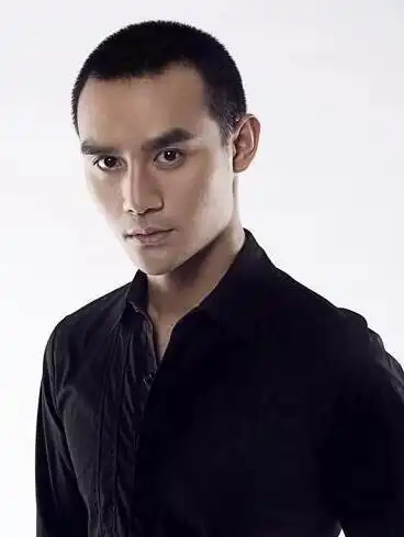 李现新电影发布预告圆寸造型曝光果然圆寸是检验帅哥的标准