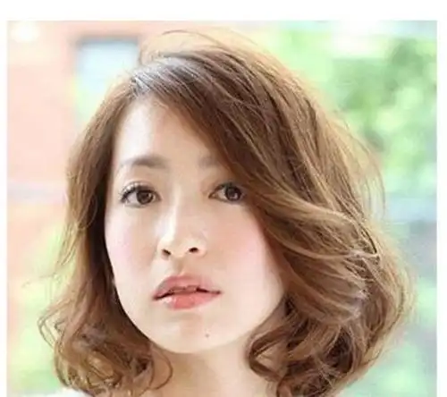 额头窄适合什么发型 窄额头脸宽适合的发型