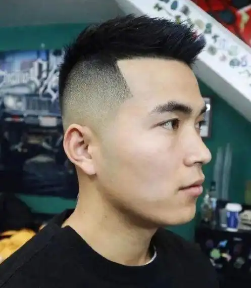 2022男生清爽短碎发,清爽干净的阳光男孩_发型造型_宝妈时尚生活网