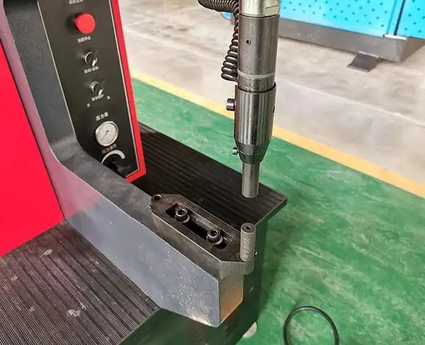 安徽液压压铆机-液压压铆机厂家-马鞍山领协智能(推荐商家)