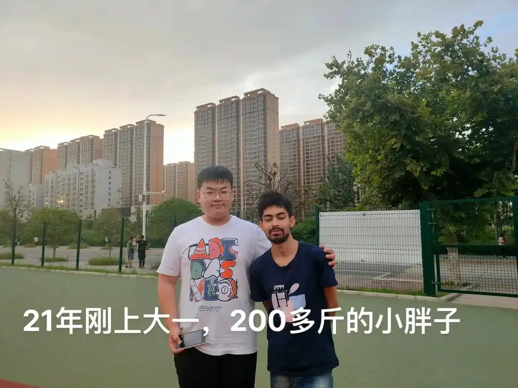 逆袭成功 #减肥前后对比图 #男生减肥后的变化有多大 浅浅 - 抖音