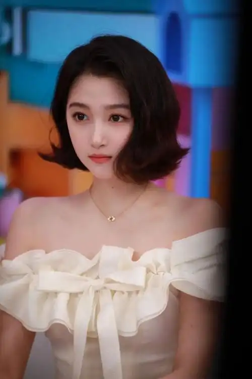 嫩个娘嘞,这是关晓彤?