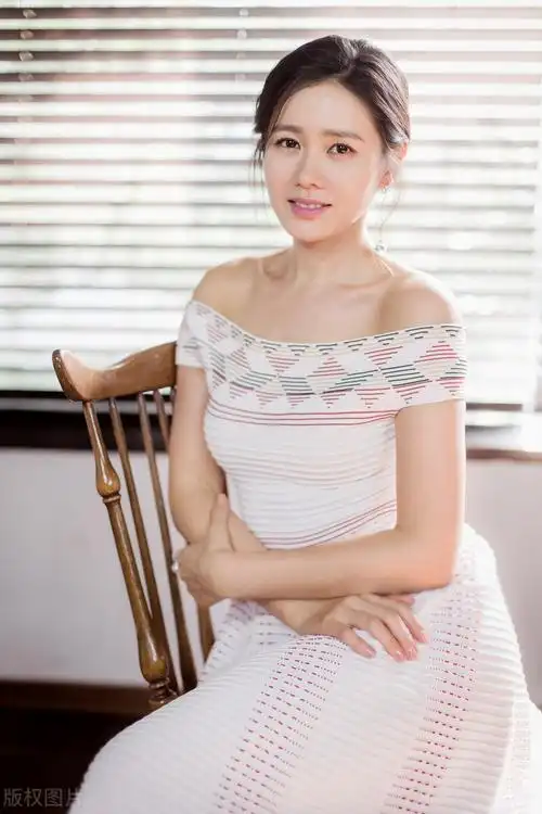 孙艺珍近照,成熟气质,满满的女人味