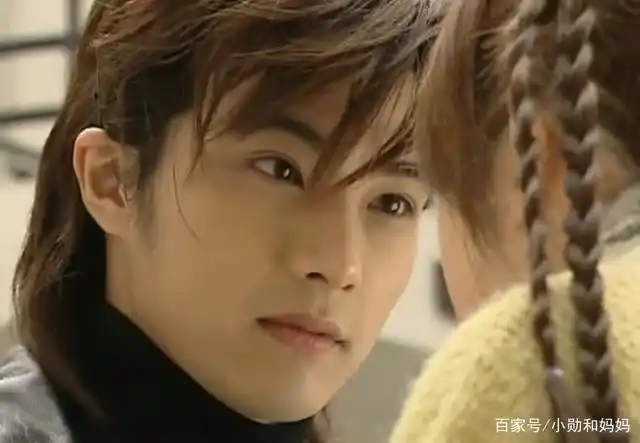 童年滤镜又散一地,贺军翔的生男孩言论火了