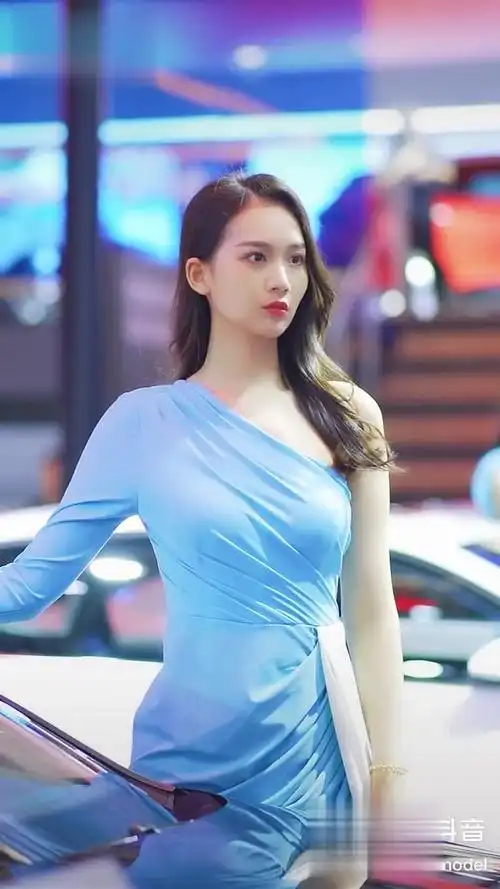 馒头mt身高180 车模小姐姐 车模秀 与我合拍 doudream创作者计划-美女