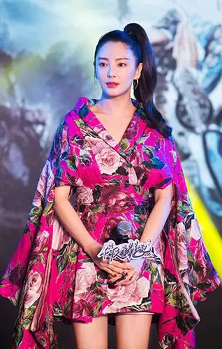 张雨绮代言《倚天屠龙记》手游今日登陆ios,18日全平台上线