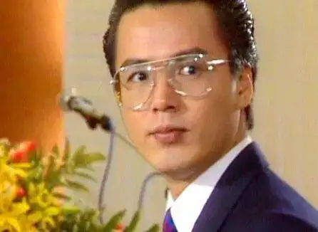 林瑞阳曾凭借《一帘幽梦》中楚濂一角稳坐"90年代台湾第一小生",但是