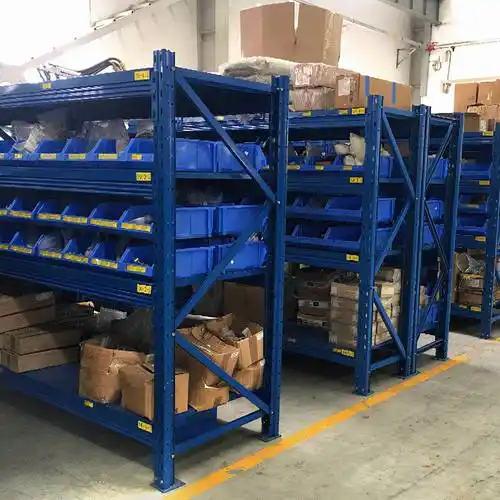 菜鸟驿站面积小如何摆放樟木头仓库货架能存储更多货物