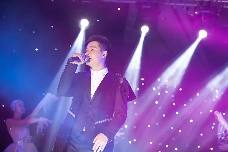 坐标广州 男歌手 接商演 酒吧餐吧驻唱