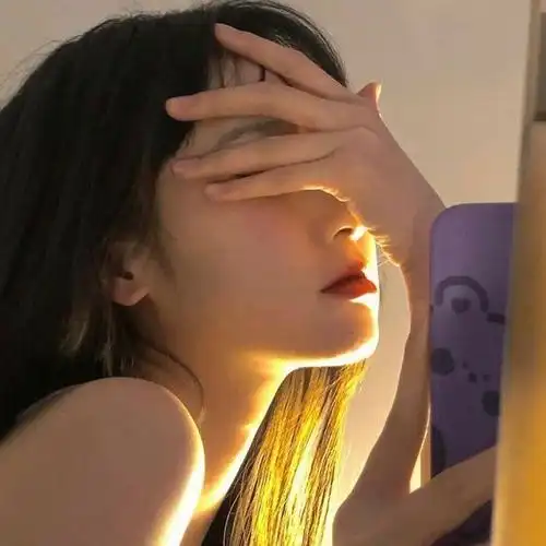 想找一些手捂着脸的头像