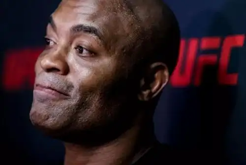 中量级十次冠军获得者蜘蛛席尔瓦被ufc扫地出门称还想战斗