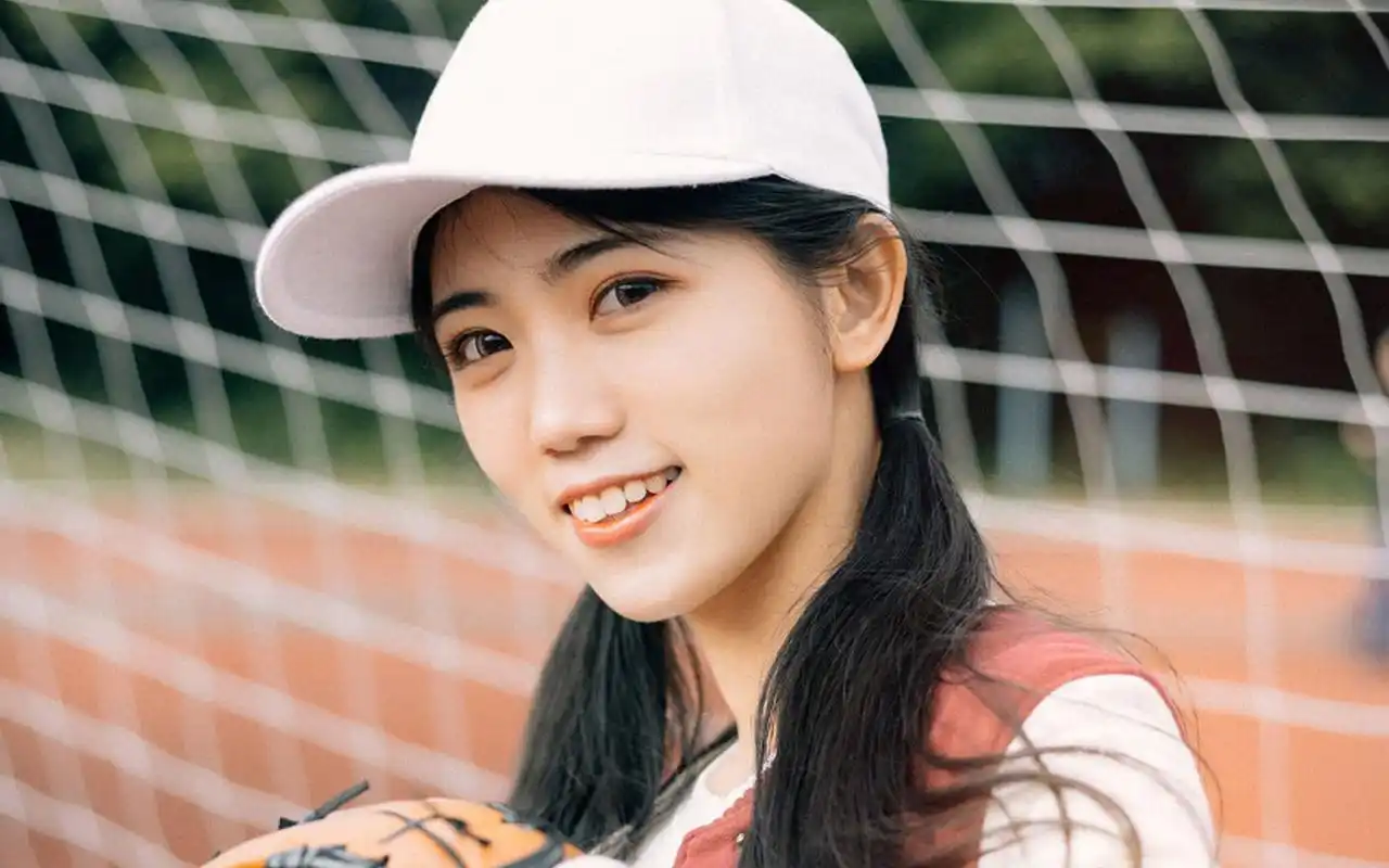 青春活力美少女运动写真图片桌面壁纸