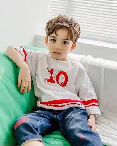 混血宝宝有多好看?这是我今年看过颜值最高的人!