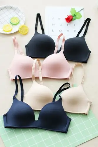 日系舒适薄杯纯色光面内衣少女学生一片式性感聚拢无钢圈文胸