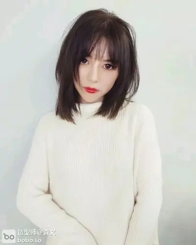36岁董璇换发型更美短发霸道领导范儿
