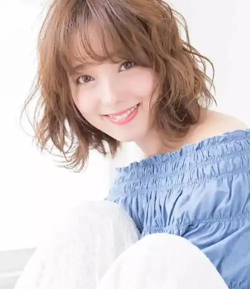 短发与长发哪种发型更显脸小一些?_妹子_刘海_脸型