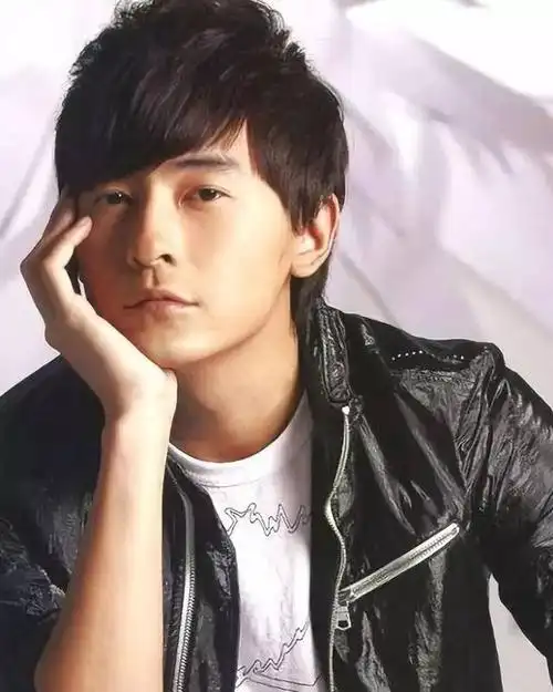 郑元畅:很享受男人之间的 裂痕友谊