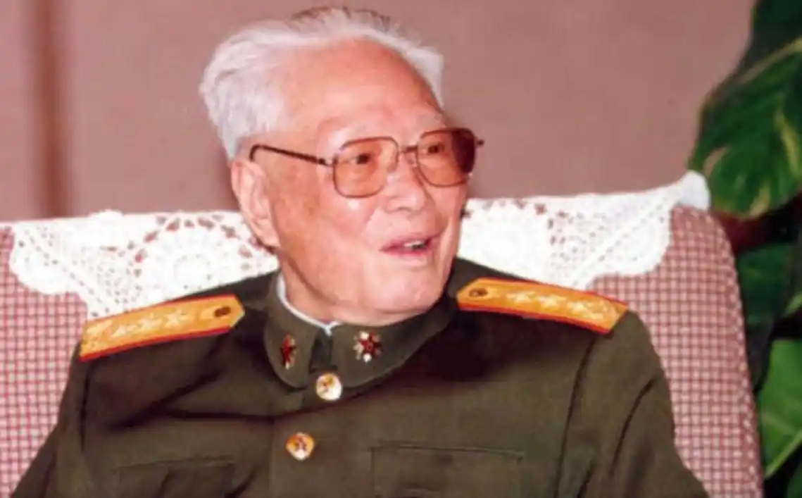 1981年开国中将张震去安徽专程找村妇报恩来实现40年前的承诺