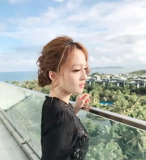 张韶涵gai抵达长沙录制《我是歌手》,粉丝:终于等到了