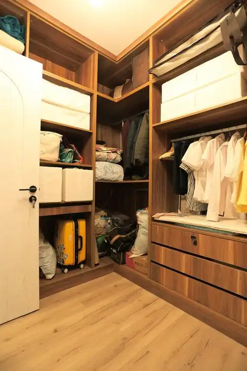 100平日式风格家衣帽间构造图