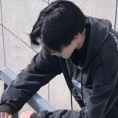 标签:男生头像,帅哥,时尚