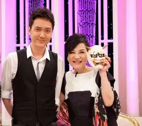 冯绍峰妈妈6字评价赵丽颖, 豪门媳妇看来不太好当