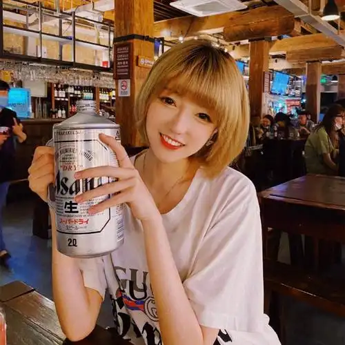 完美女网红咬米圣诞节公主装惊艳众人宛如童话人物网友直呼老婆