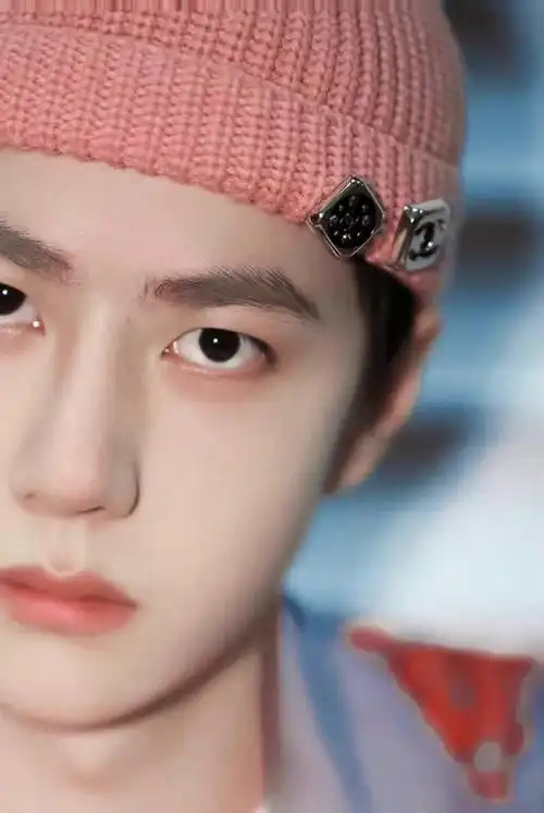 明星的绝美怼脸拍#有被王一博怼脸拍狠狠帅到!