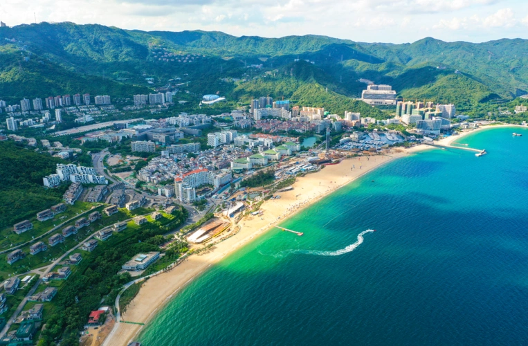 广东深圳:盛夏里的山海之约