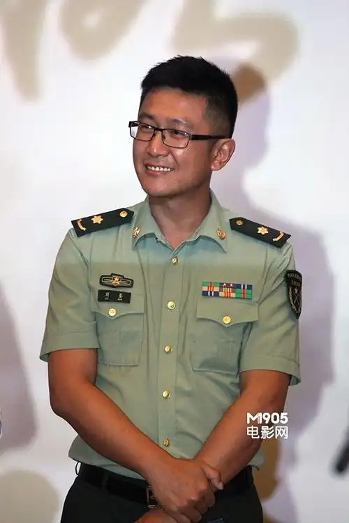 《雪落牤牛河》首映 观众激动起立拍手叫好