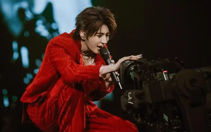 【蔡徐坤】《pull up》个人巡回演唱会20230617香港场