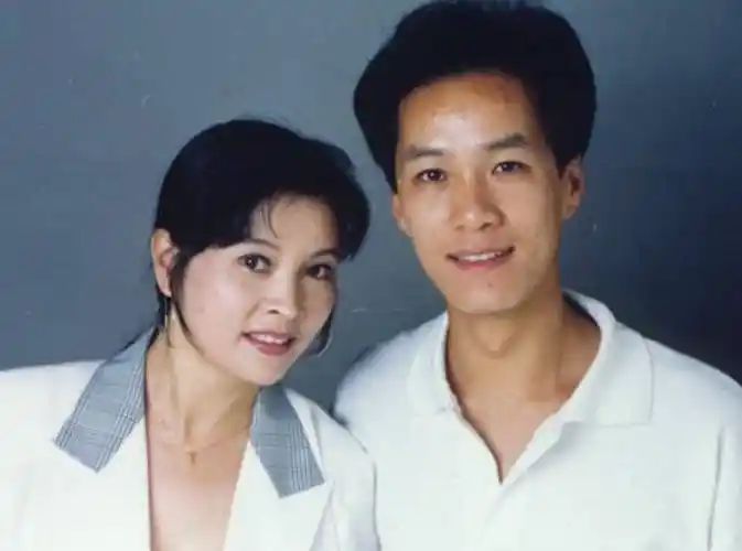 10位爱情干净的"老戏骨",最长65年,最短30年,这才叫榜样_陈道明_妻子