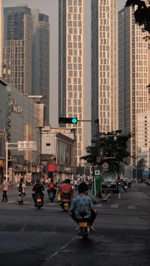 和我在郑州的街头走一走