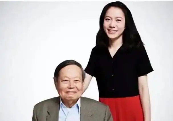 翁帆野心挡不住,"9颗卵子"留后路!杨振宁看在眼中却不