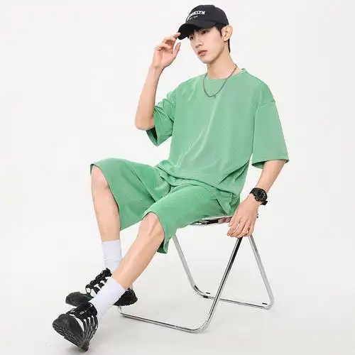 冰丝短袖t恤套装男士夏季薄款速干运动休闲短裤男生酷帅穿搭一套