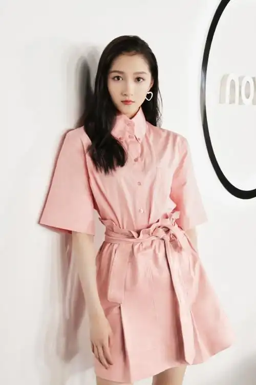 关晓彤华为nova7系列新品发布会