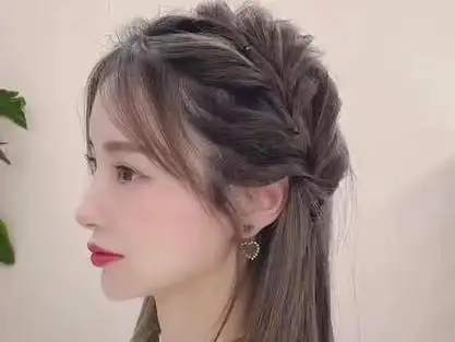 发型女中长发编发_发型女中长发编发教程_发型女中长发编发齐头帘