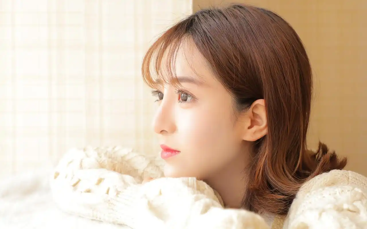 气质性感美女居家诱人高清写真图片壁纸