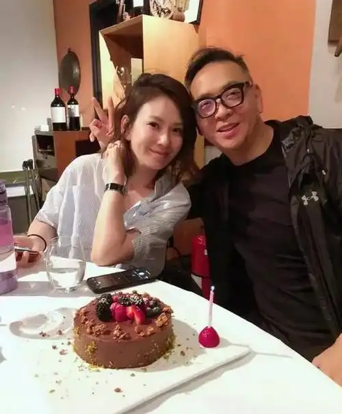 殷悦[微博],本名刘恭显)无预警抛出离婚震撼新闻,结束和前夫吴育奇16