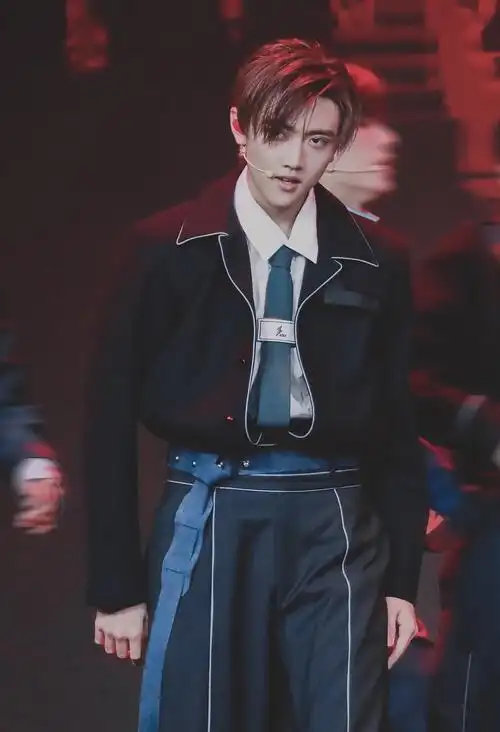 主题:李涛,这邪魅狂狷的眼神适合演花城了吧 [3]收藏该贴已收藏只看