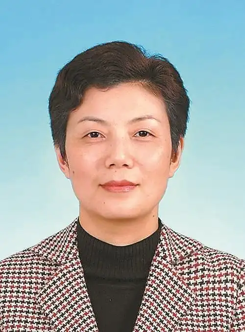 裴蕾,女,汉族,1963年8月生,安徽宿州人,1984年3月入党,1985年7月参加