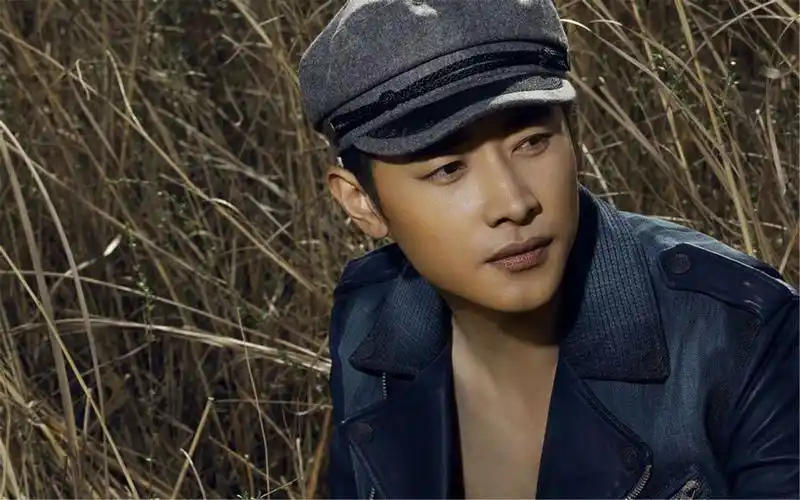 罗晋迷人帅气时尚写真大片桌面壁纸