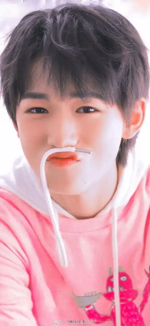 宋亚轩马卡龙色西装#宋亚轩马卡龙粉色系穿搭合集96粉色和可爱小宋