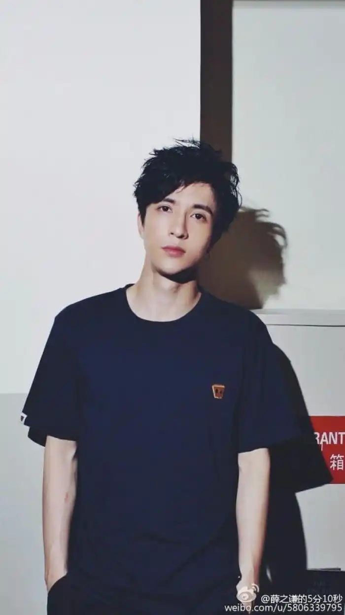 整天沉迷薛之谦 dangerous people…当时就是被这张照片撩到了!