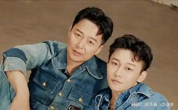 演员刘奕君带着儿子再婚中年得女后父子俩一起将她宠成公主