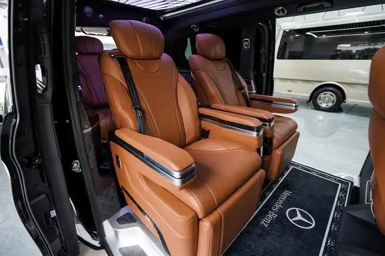 奔驰vs980七座商务车新生代高颜值